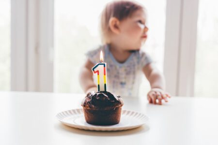 Jak zorganizować pierwsze urodziny dziecka?
