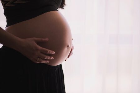 Ile regeneruje się brzuch po ciąży? Jak wygląda brzuch po ciąży?